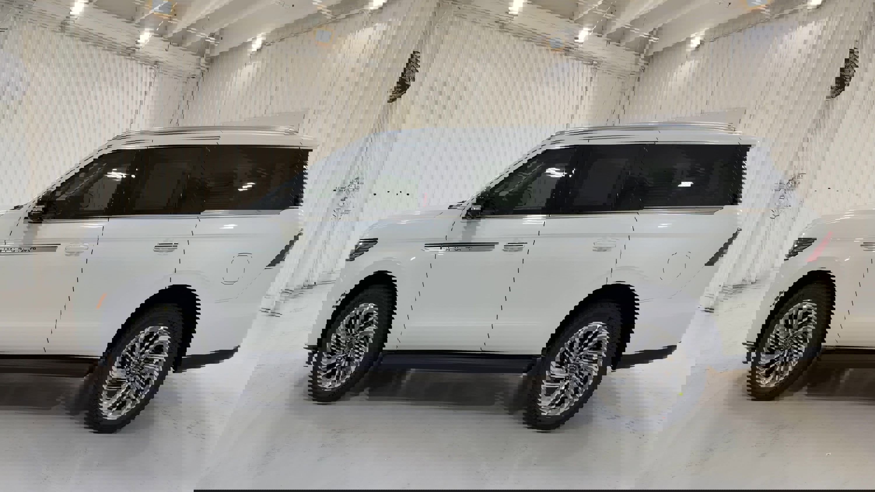 New 2026 Lincoln Navigator Premiere image 6