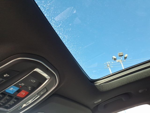 New 2025 Jeep Grand Cherokee L Limited w/ Luxury Tech Group II image 13