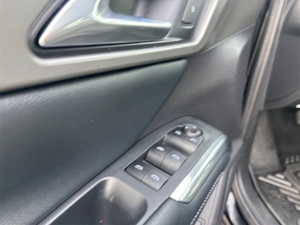 Used 2025 Chevrolet Traverse LT image 22