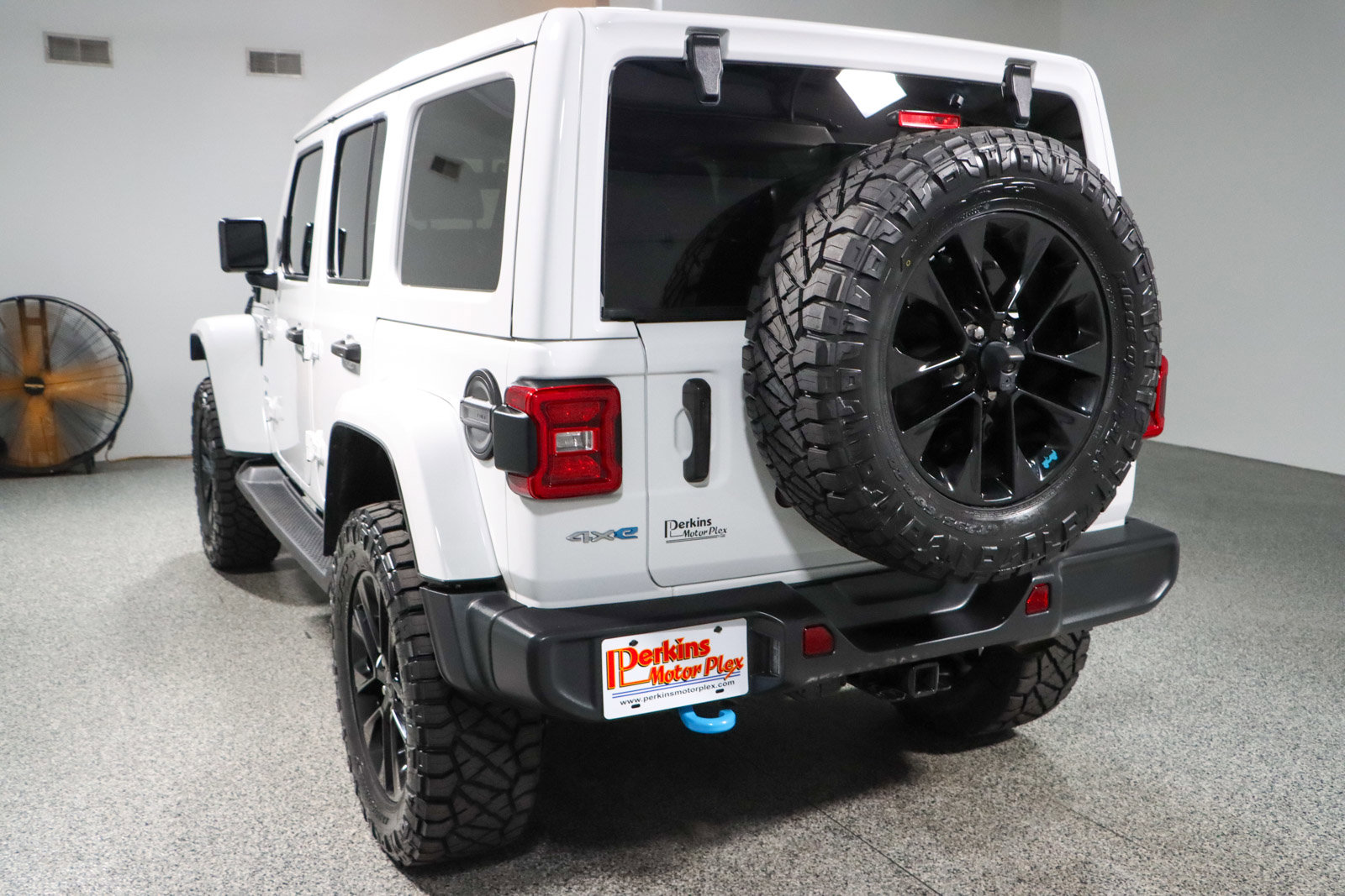 Used 2022 Jeep Wrangler Unlimited Sahara w/ Cold Weather Group image 10