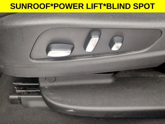 Used 2020 Cadillac XT5 Premium Luxury image 15