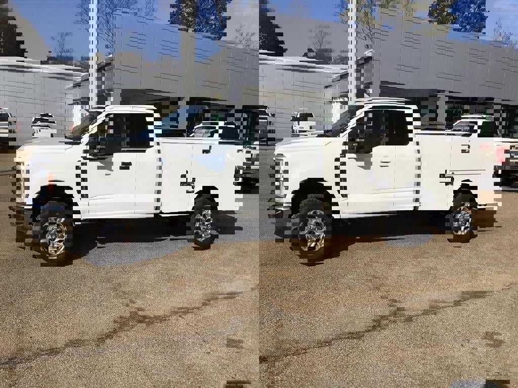 New 2026 Ford F350 XLT image 6