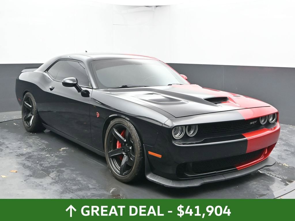 Used 2016 Dodge Challenger SRT Hellcat image 4