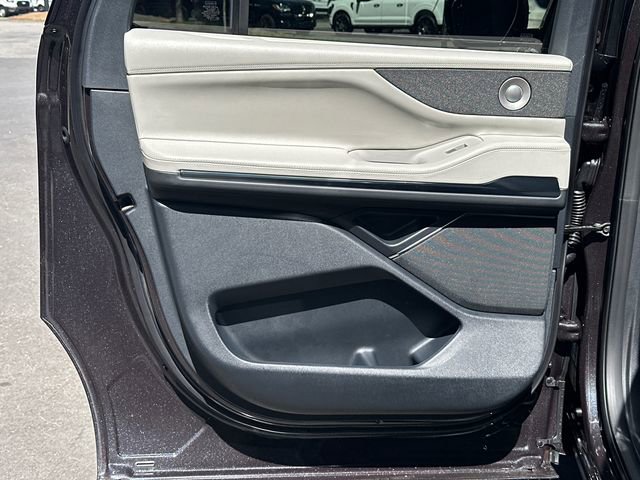 New 2026 Lincoln Navigator L Reserve AWD/4WD image 24