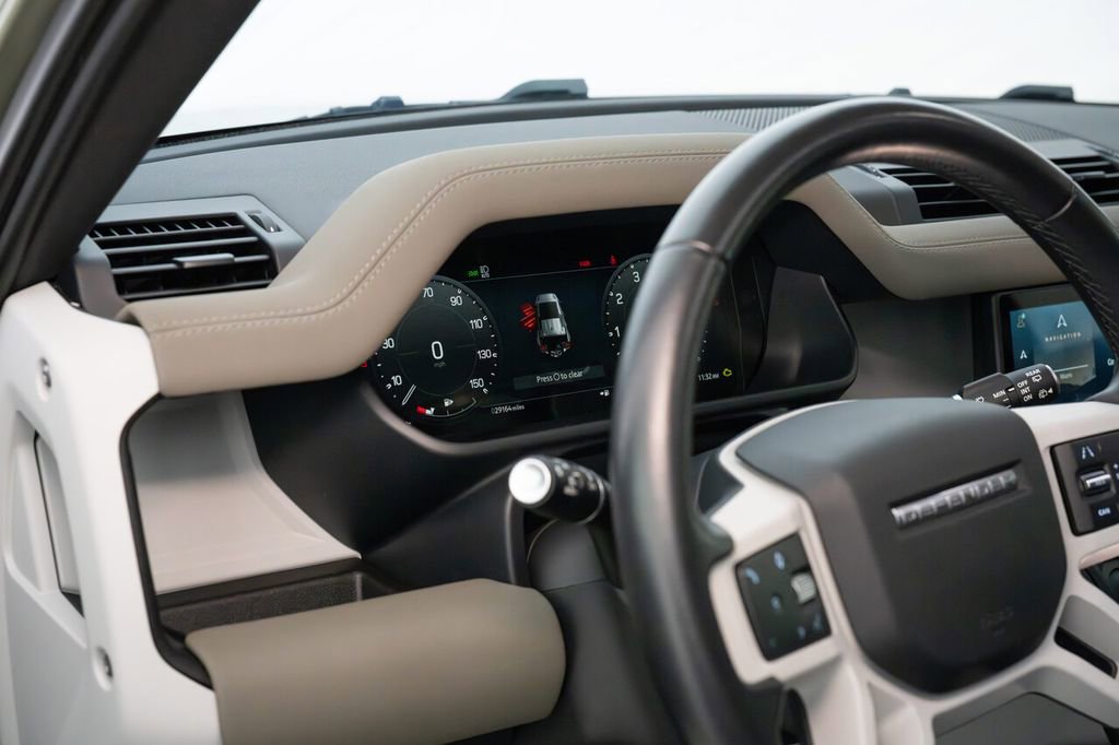 Used 2023 Land Rover Defender 110 SE image 12