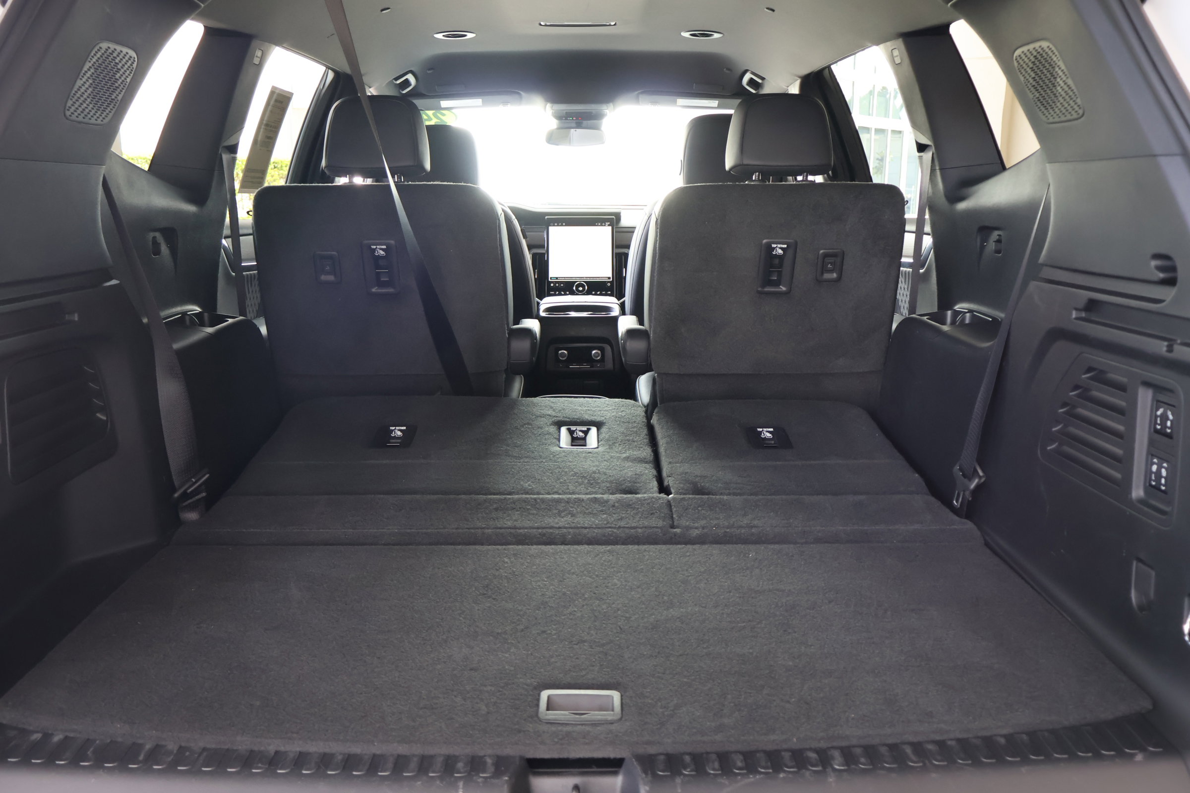 Used 2024 GMC Acadia Denali w/ LPO, Floor Liner Package image 21