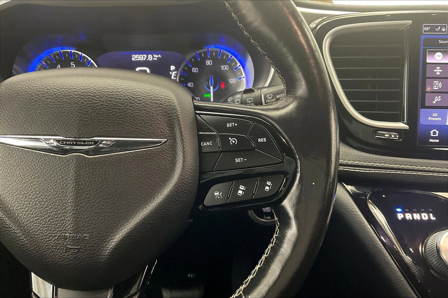 Used 2021 Chrysler Pacifica Touring-L w/ S Appearance Package FWD image 21