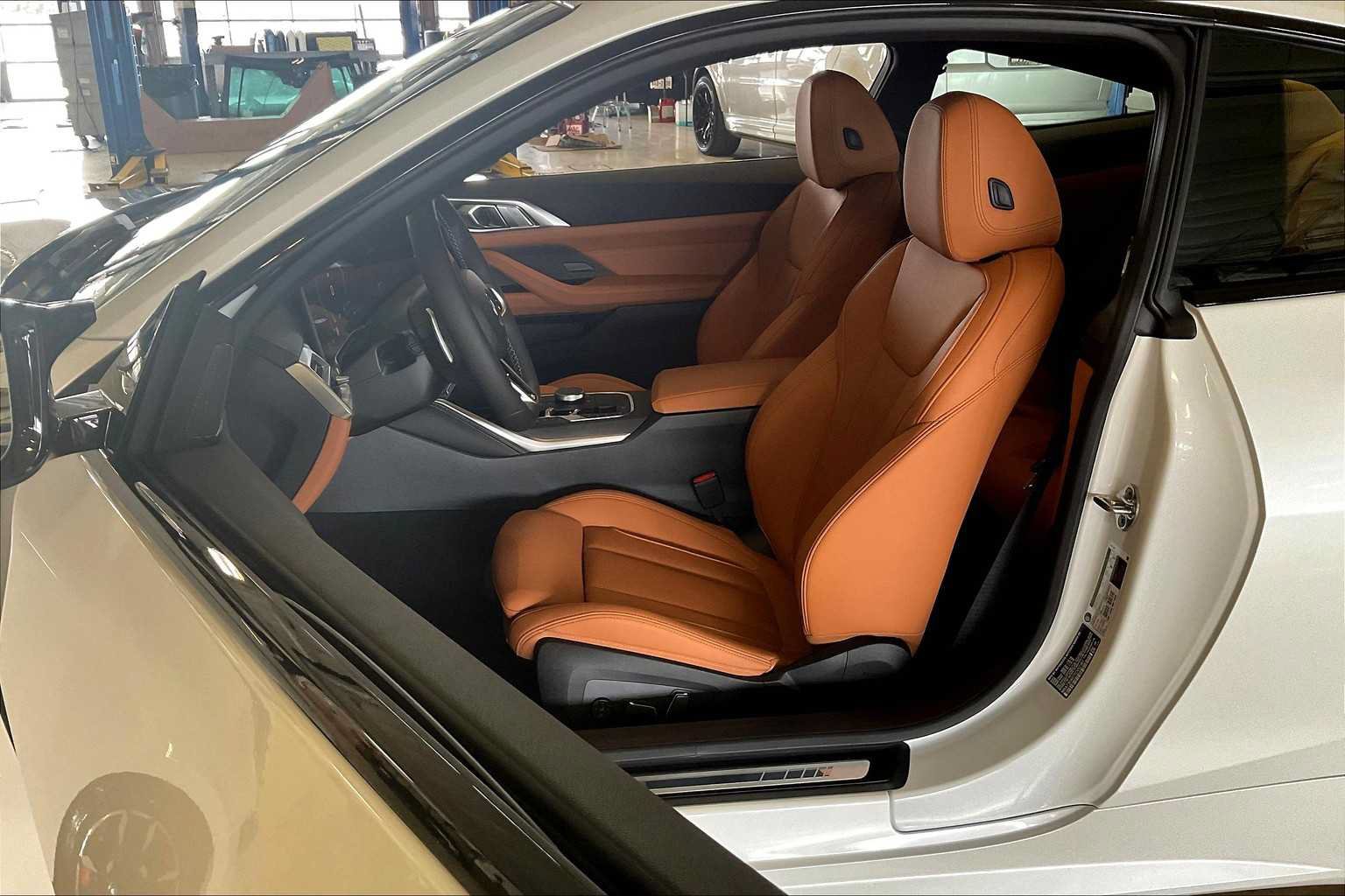 Used 2026 BMW M440i Coupe w/ Premium Package RWD image 9