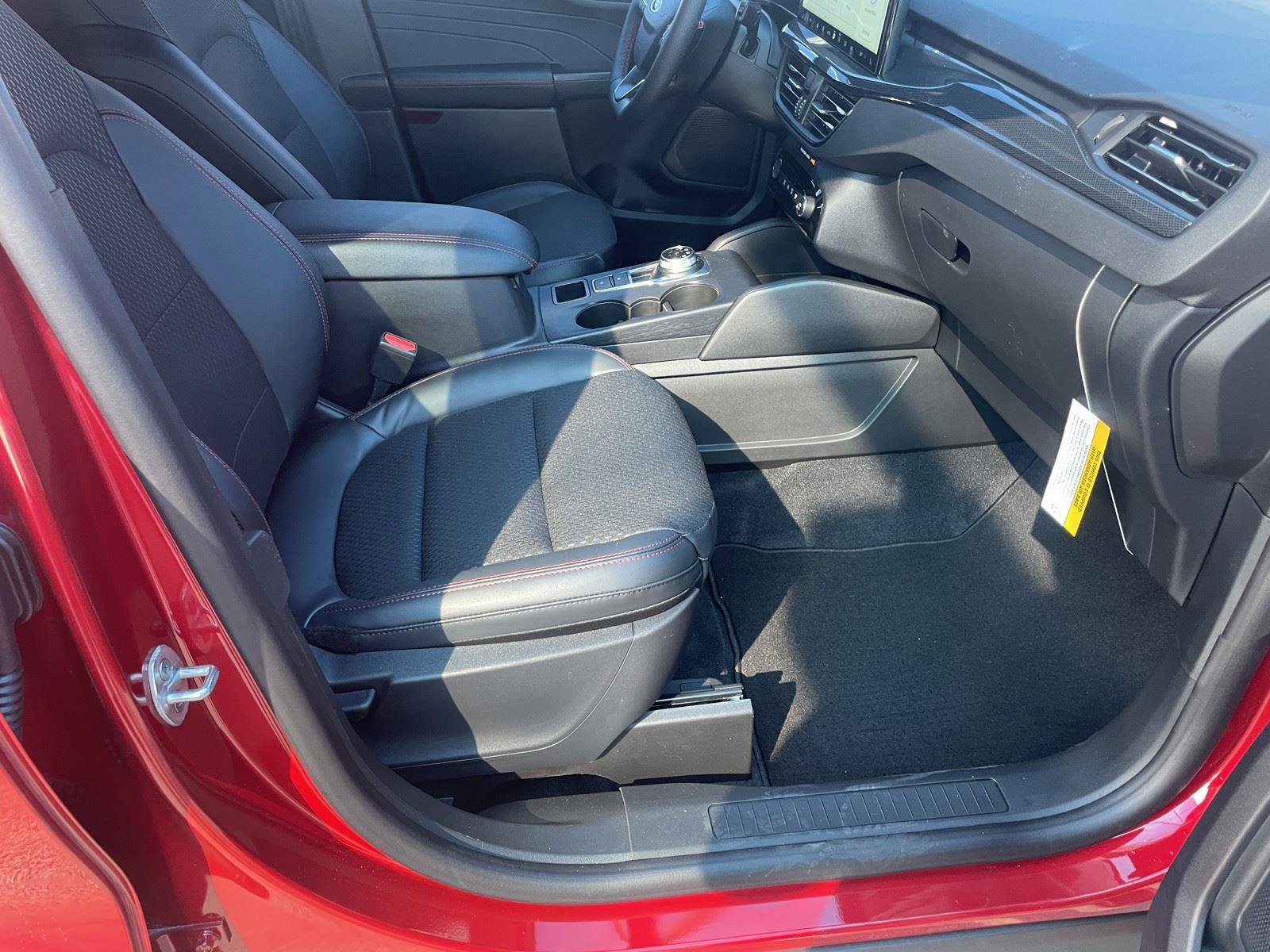 New 2026 Ford Escape ST-Line w/ Tech Pack #1 image 28