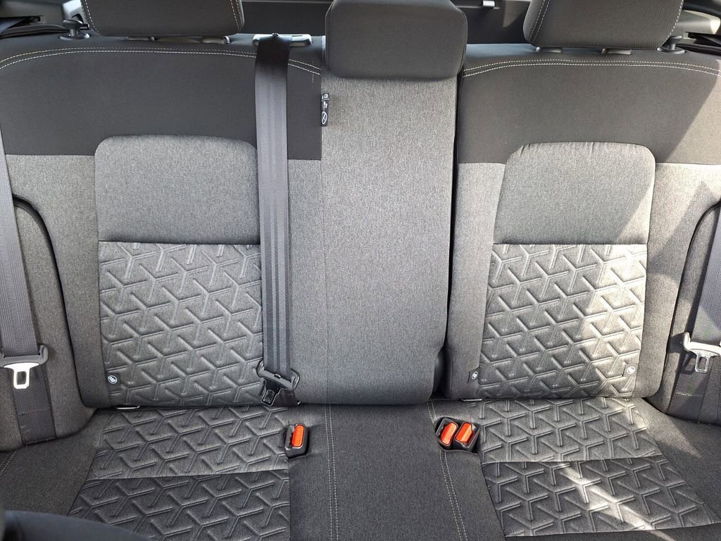 Used 2025 Nissan Kicks SV w/ Charging Package FWD image 30