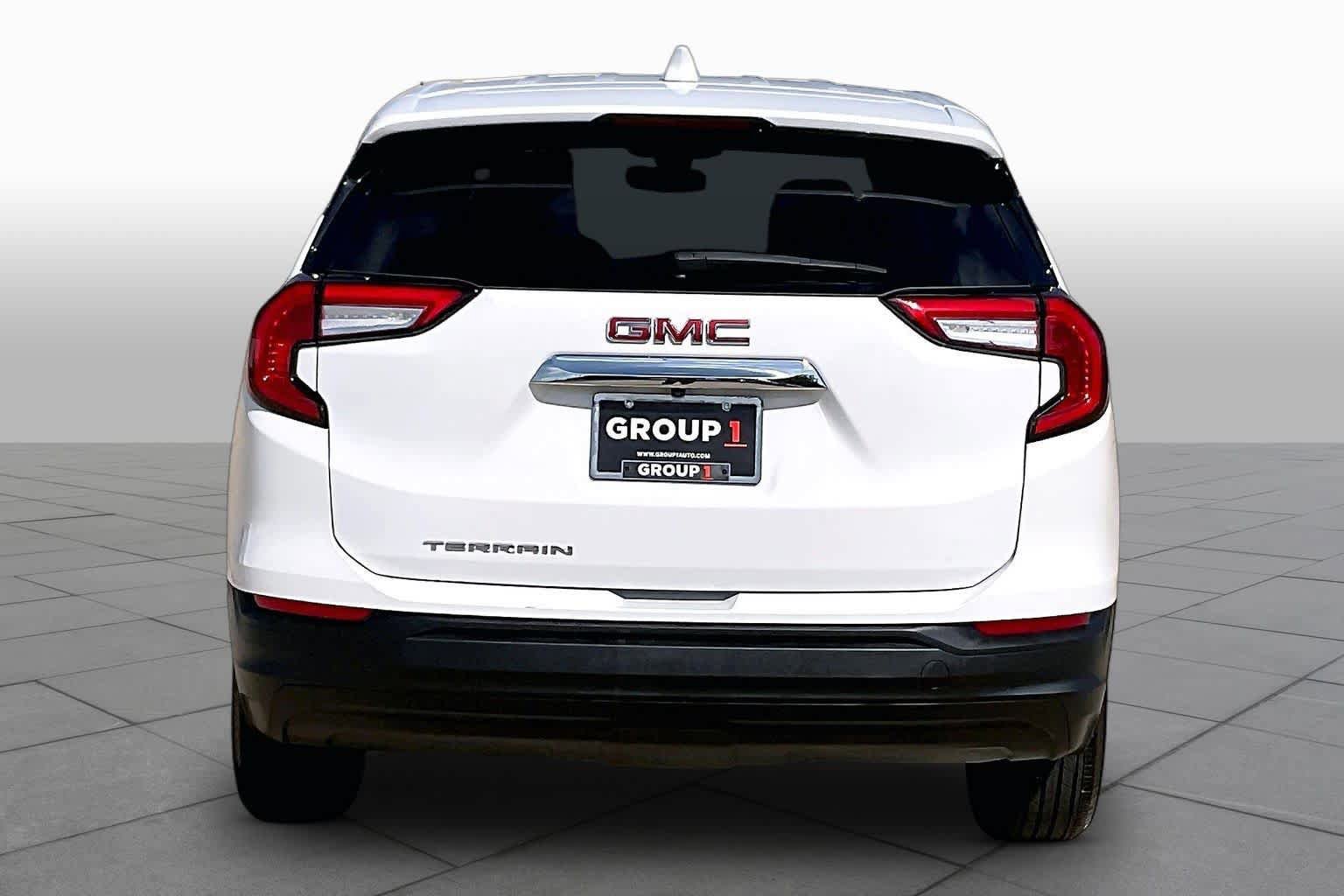 Used 2024 GMC Terrain SLE FWD image 10
