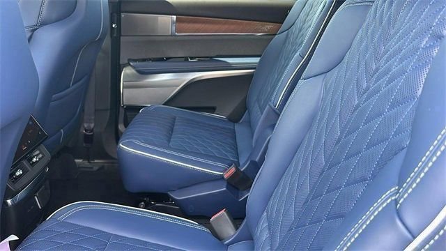 New 2026 Cadillac Vistiq Premium Luxury image 18