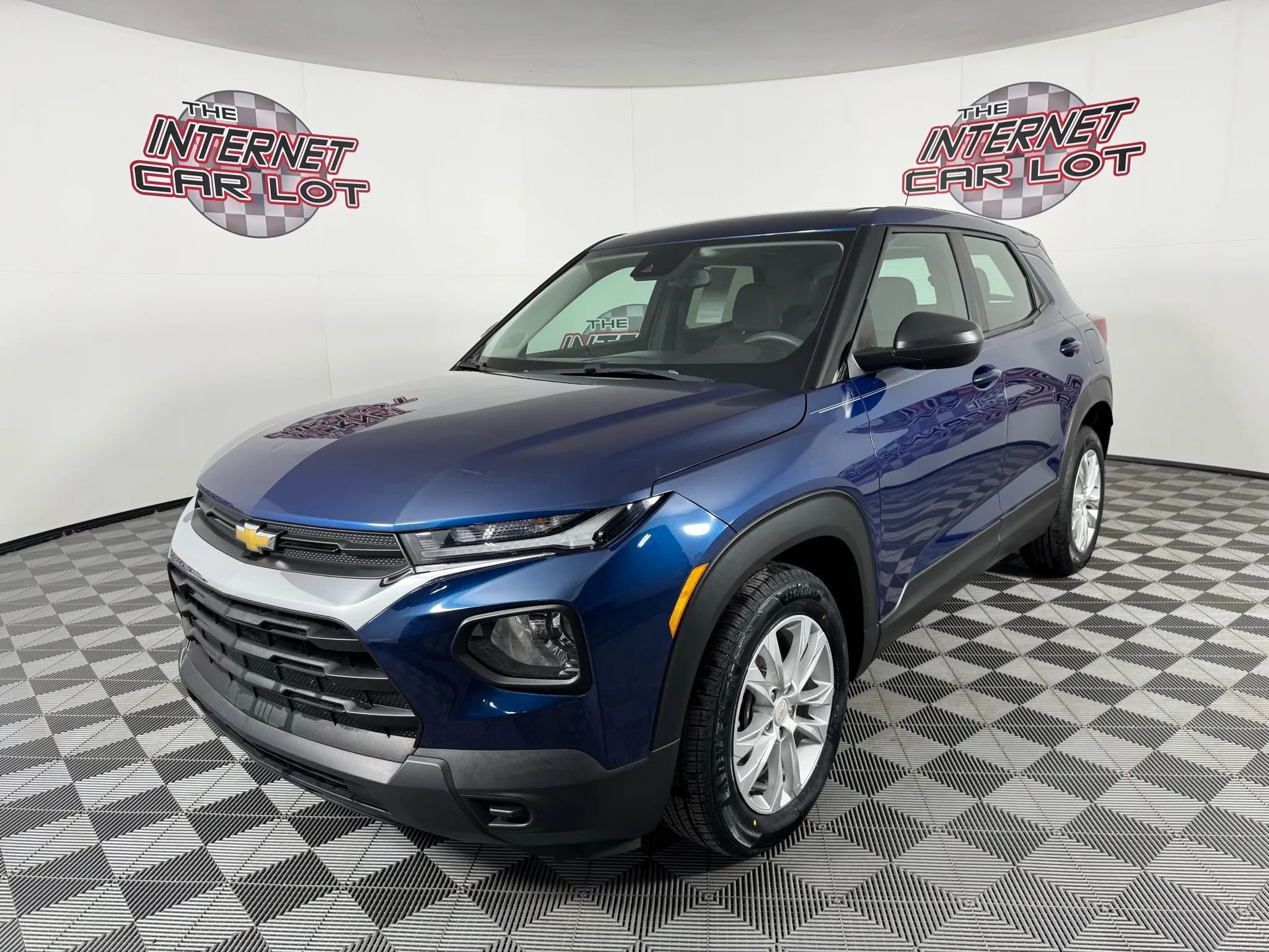 Used 2021 Chevrolet TrailBlazer LS FWD image 3