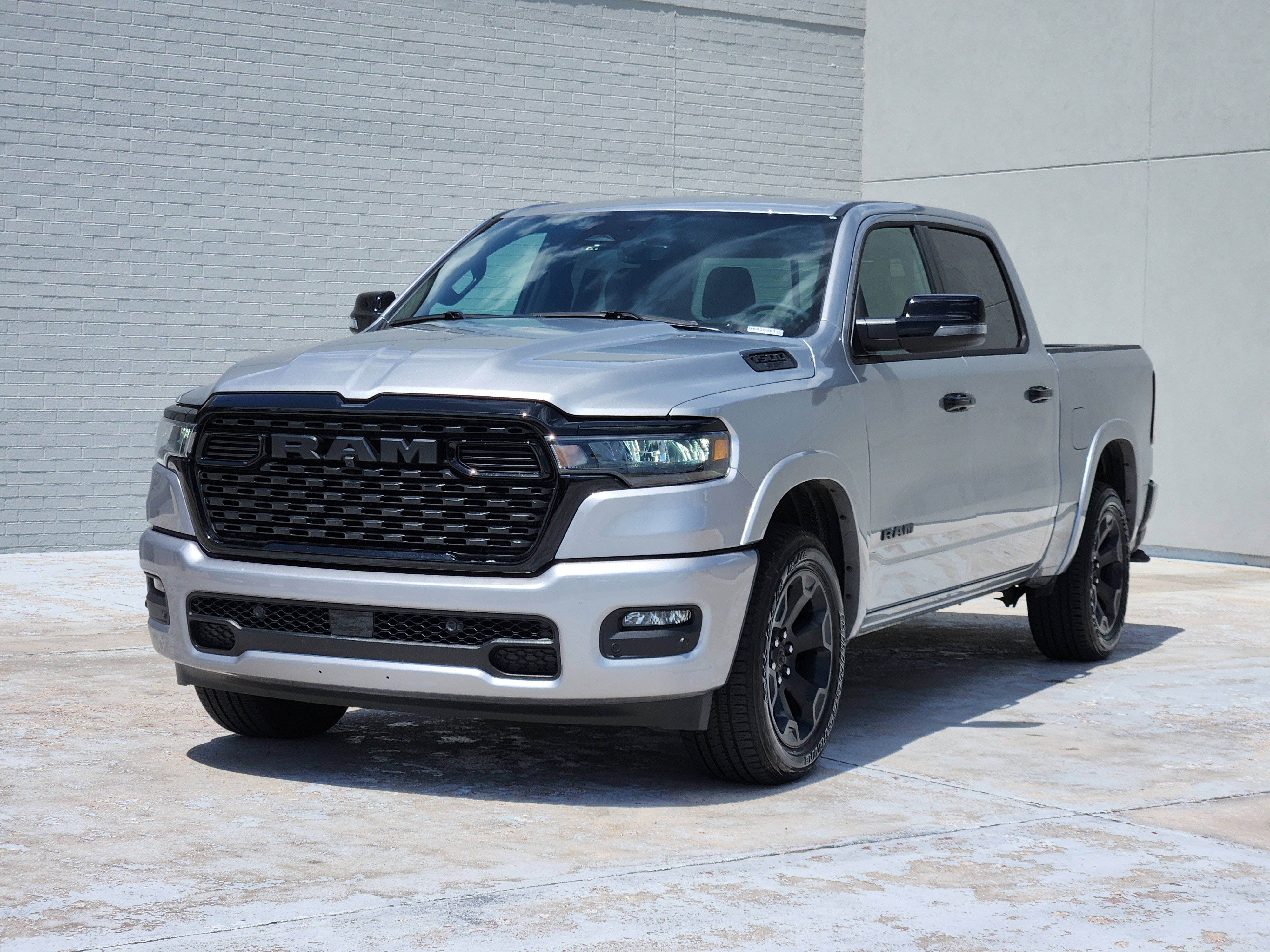 Used 2025 RAM 1500 Big Horn AWD/4WD image 4