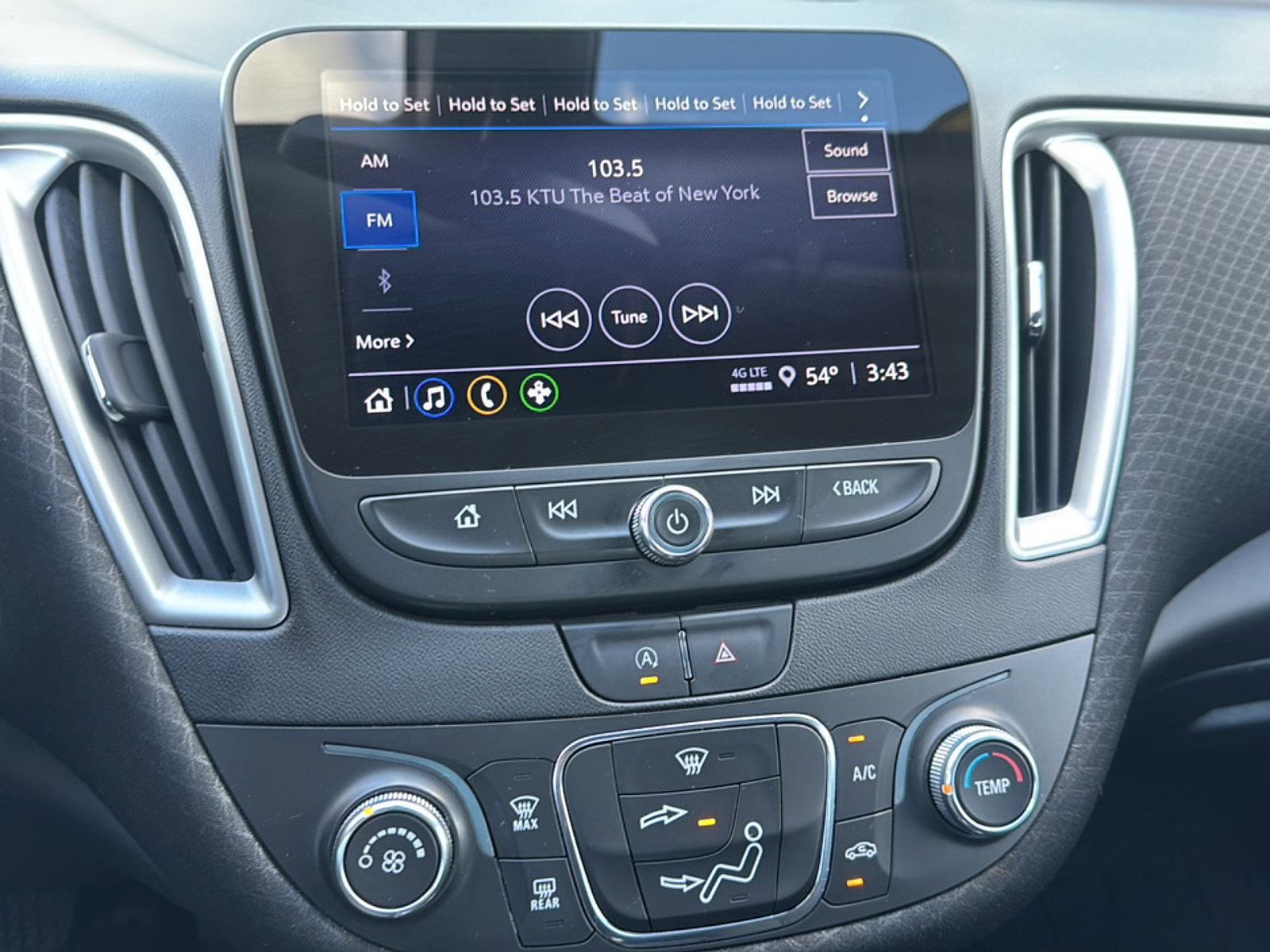 Used 2021 Chevrolet Malibu RS image 32