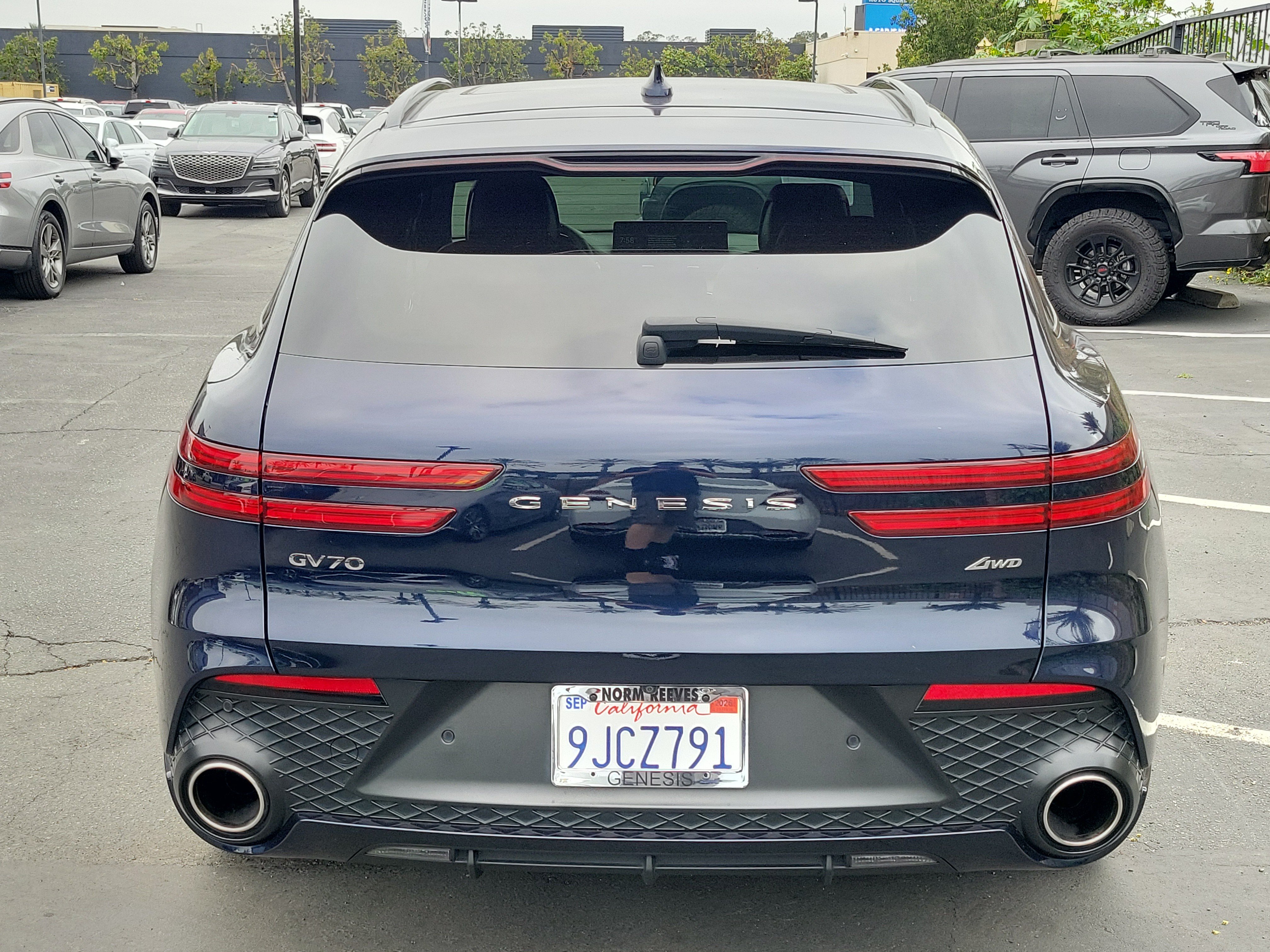 Certified 2023 Genesis GV70 2.5T w/ Sport Prestige Package AWD/4WD image 5