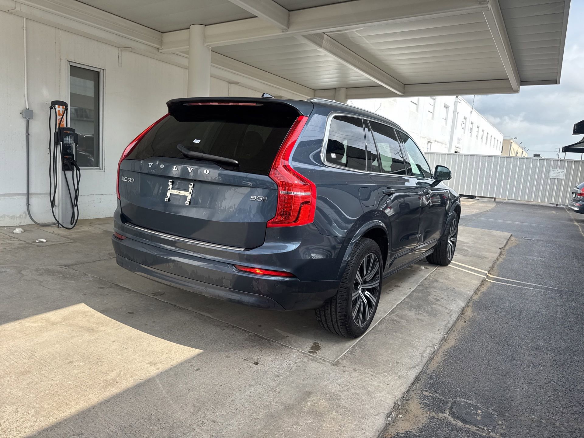 Used 2023 Volvo XC90 B5 Core w/ Protection Package Premier AWD/4WD image 5