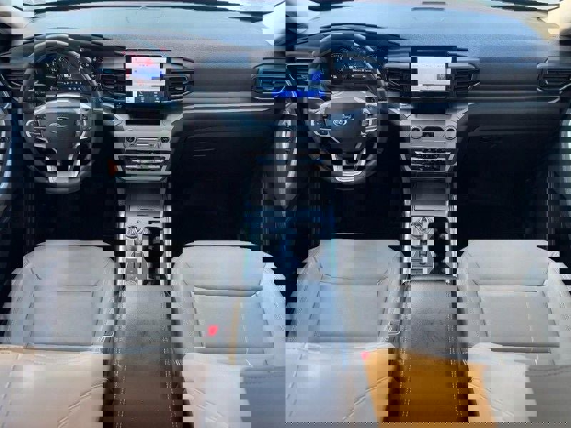 Used 2021 Ford Explorer XLT w/ Equipment Group 202A image 12