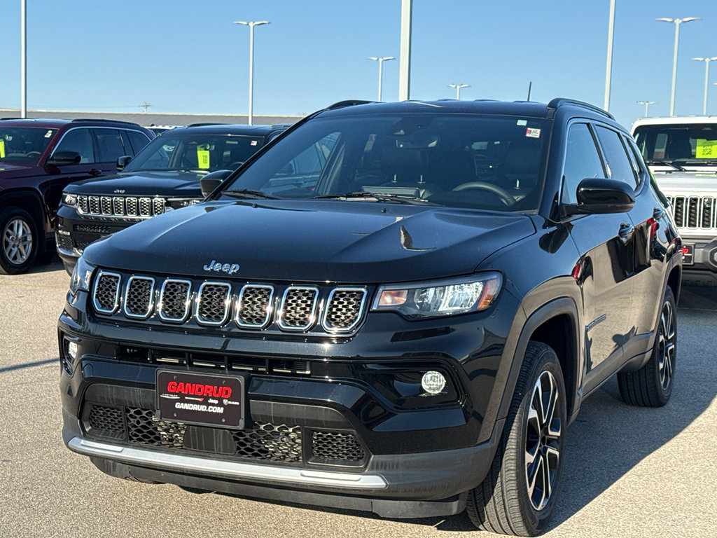Used 2023 Jeep Compass Limited image 2