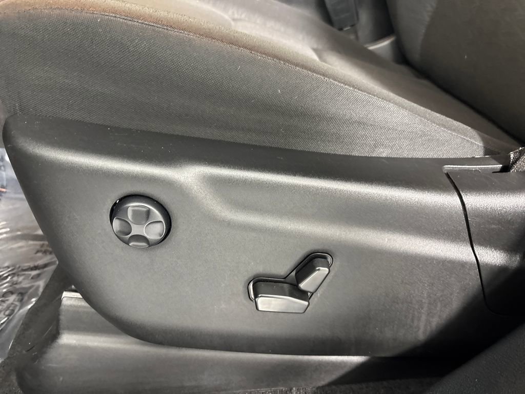 Used 2022 Dodge Durango SXT w/ Blacktop Package image 9