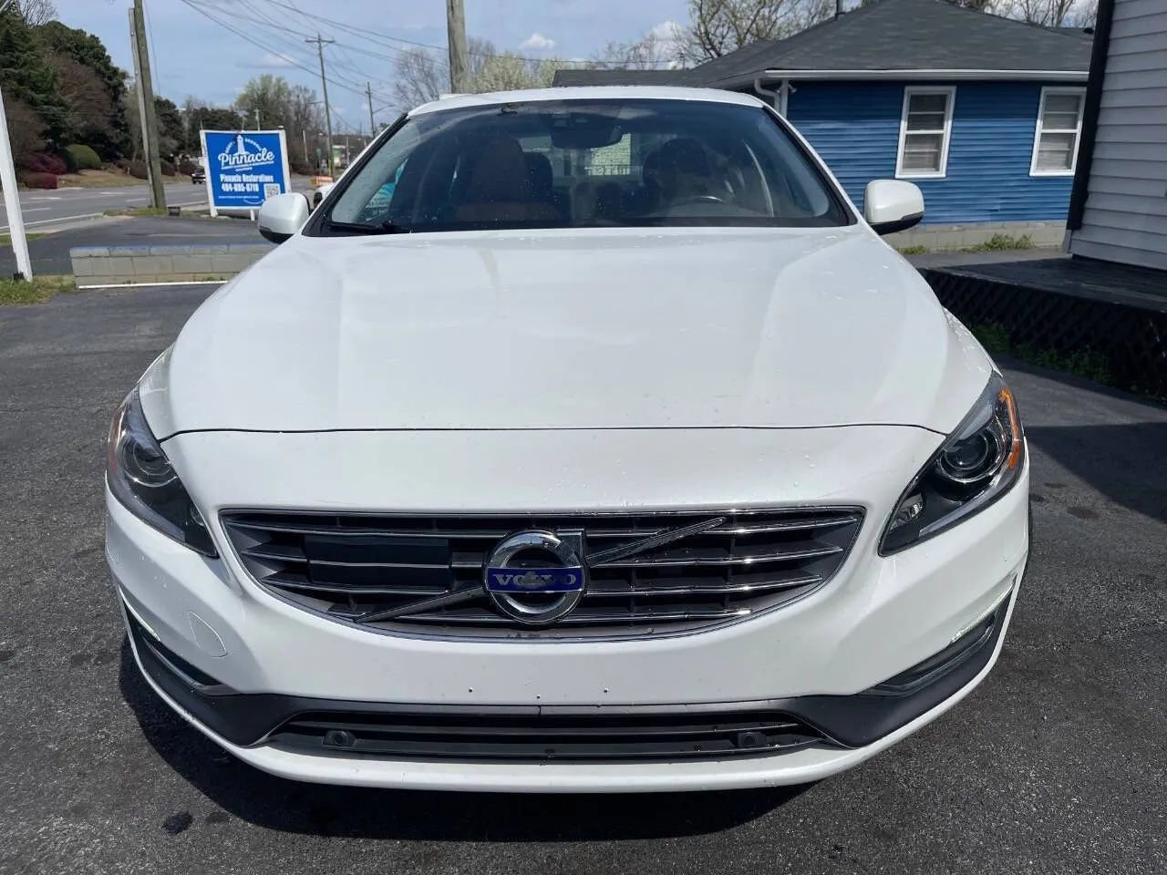 Used 2016 Volvo S60 T5 Inscription Platinum image 2