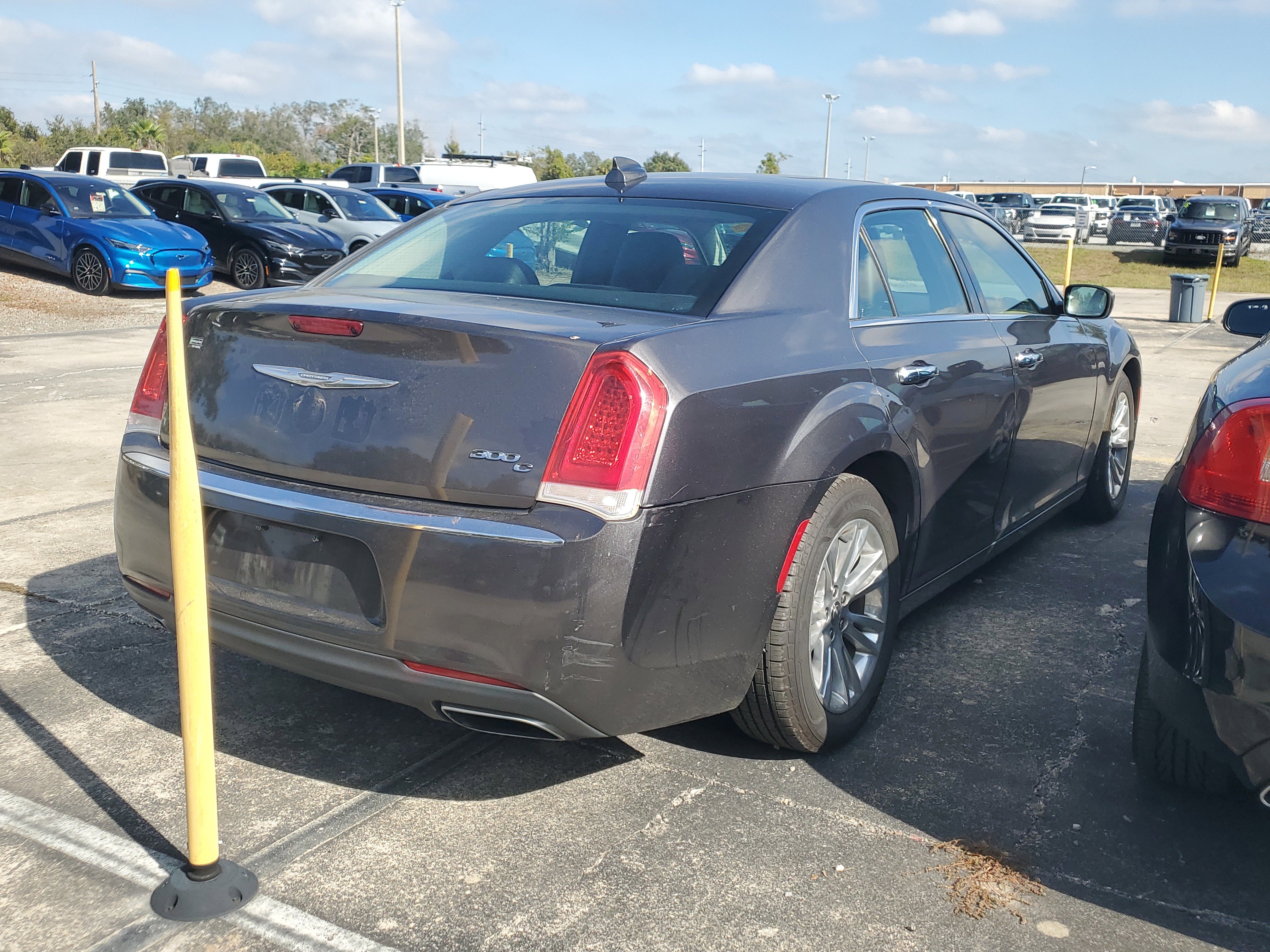 Used 2016 Chrysler 300 C image 5