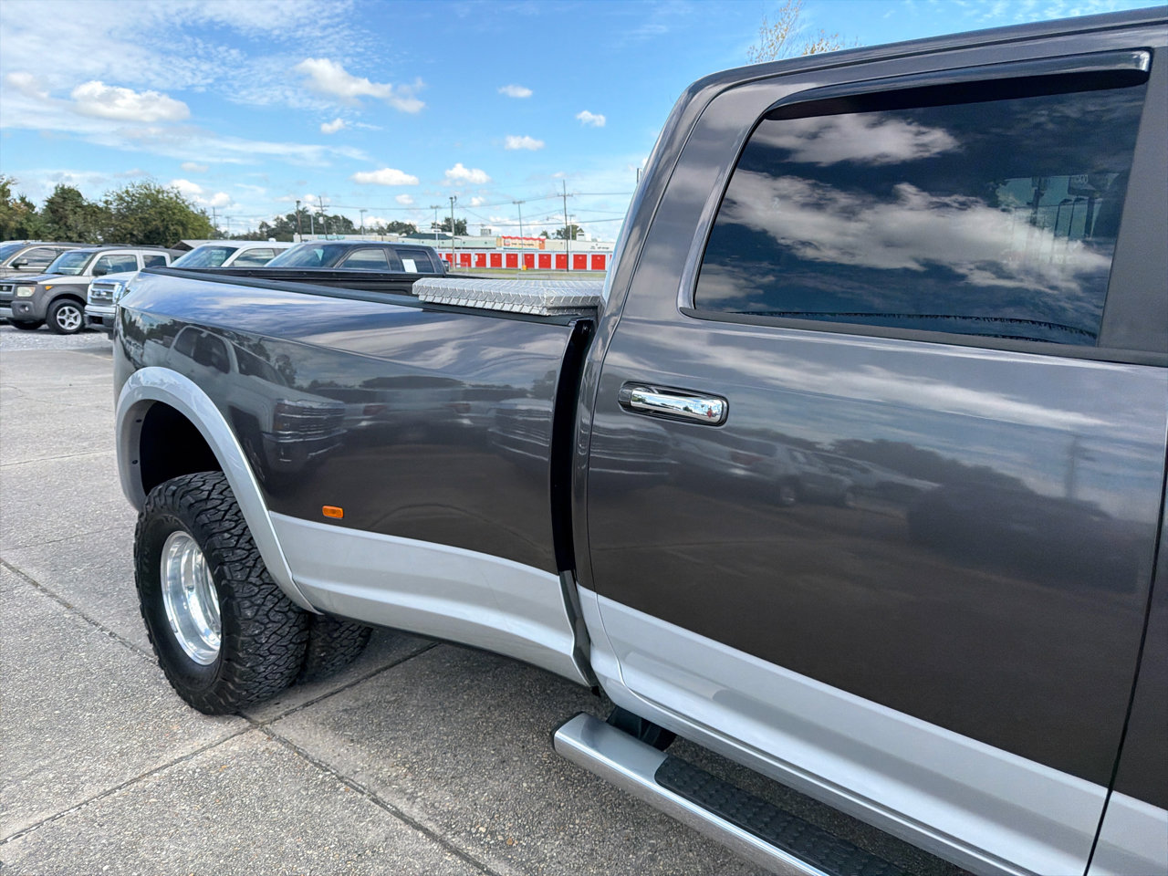 Used 2017 RAM 3500 Laramie image 9