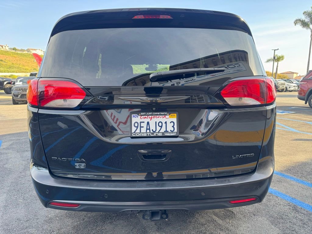 Used 2020 Chrysler Pacifica Limited image 4