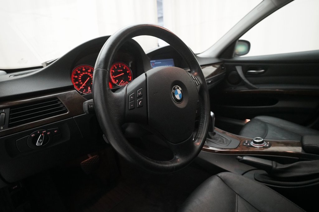 Used 2009 BMW 328i xDrive Sedan image 8