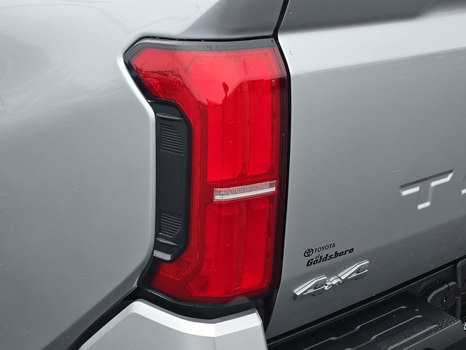 Used 2024 Toyota Tacoma SR5 w/ SR5 Upgrade Package image 31