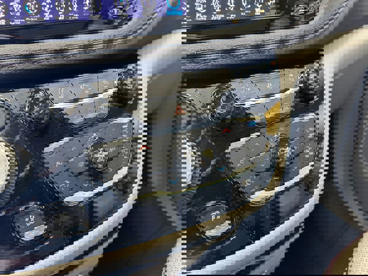 Used 2019 Chrysler Pacifica Limited image 29