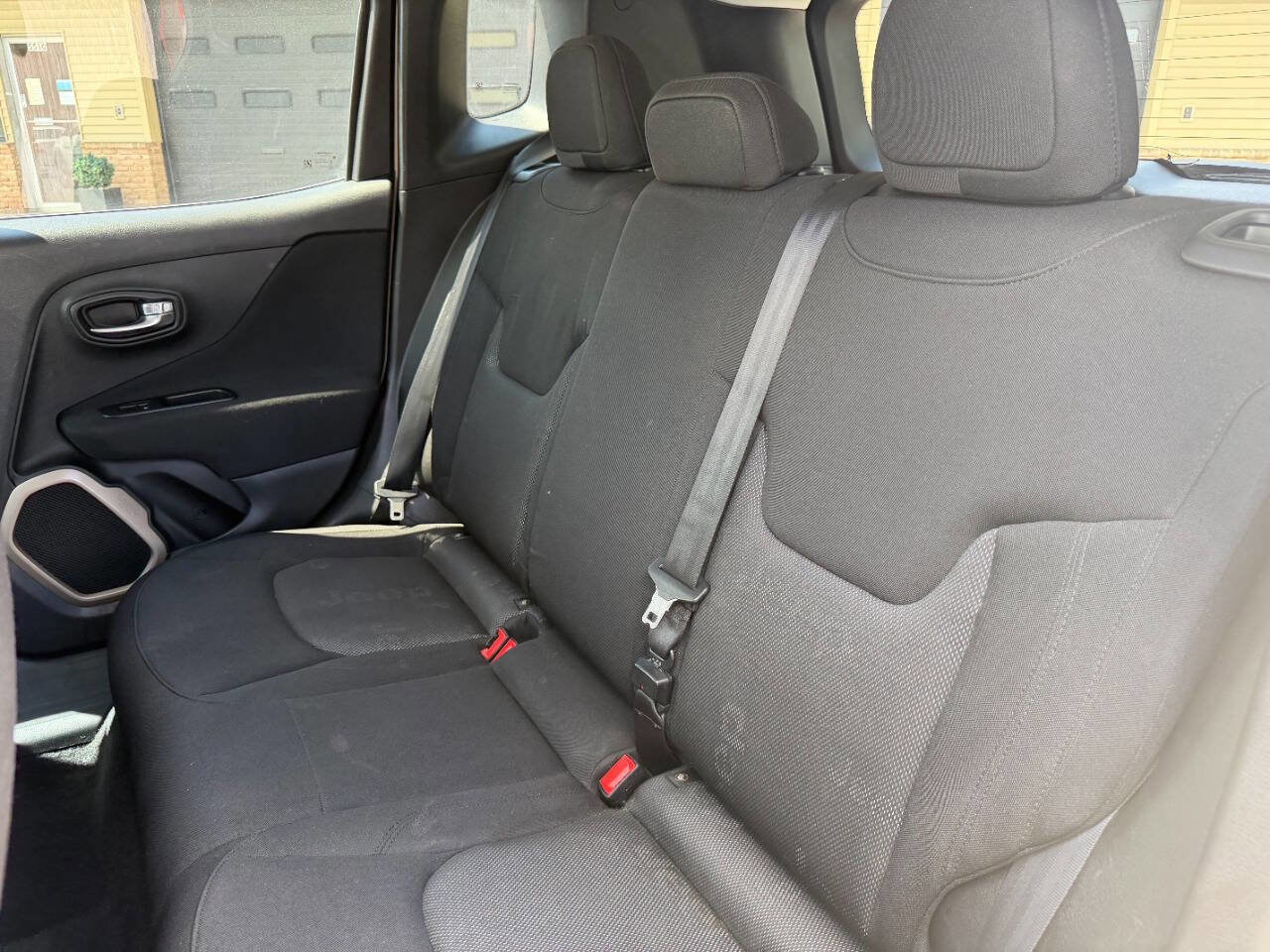 Used 2016 Jeep Renegade Latitude AWD/4WD image 29