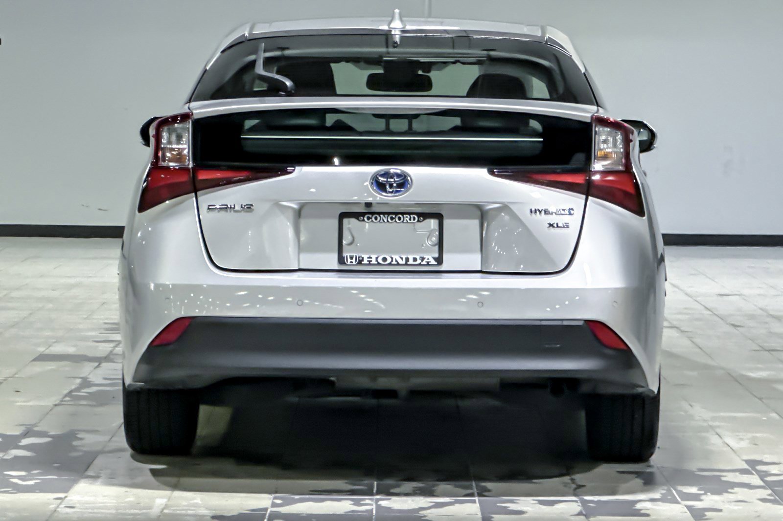 Used 2020 Toyota Prius XLE image 9