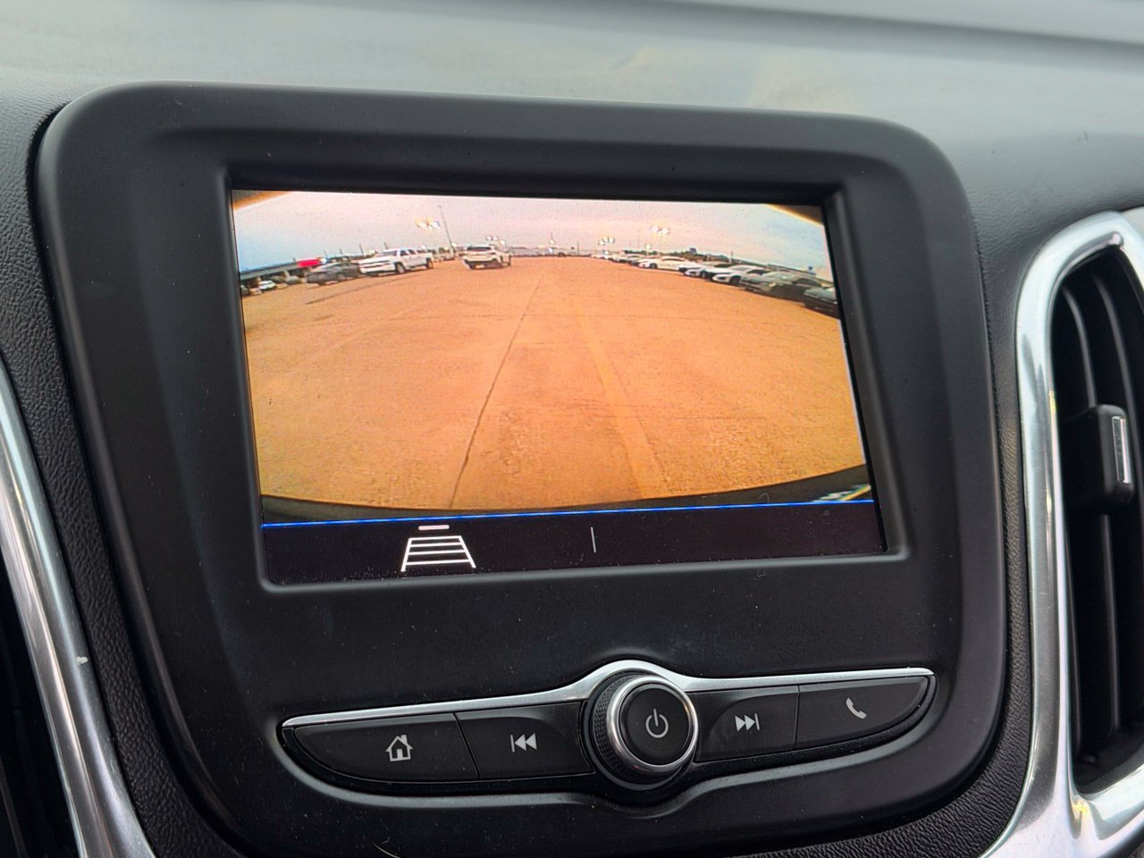 Used 2020 Chevrolet Equinox LS AWD/4WD image 25