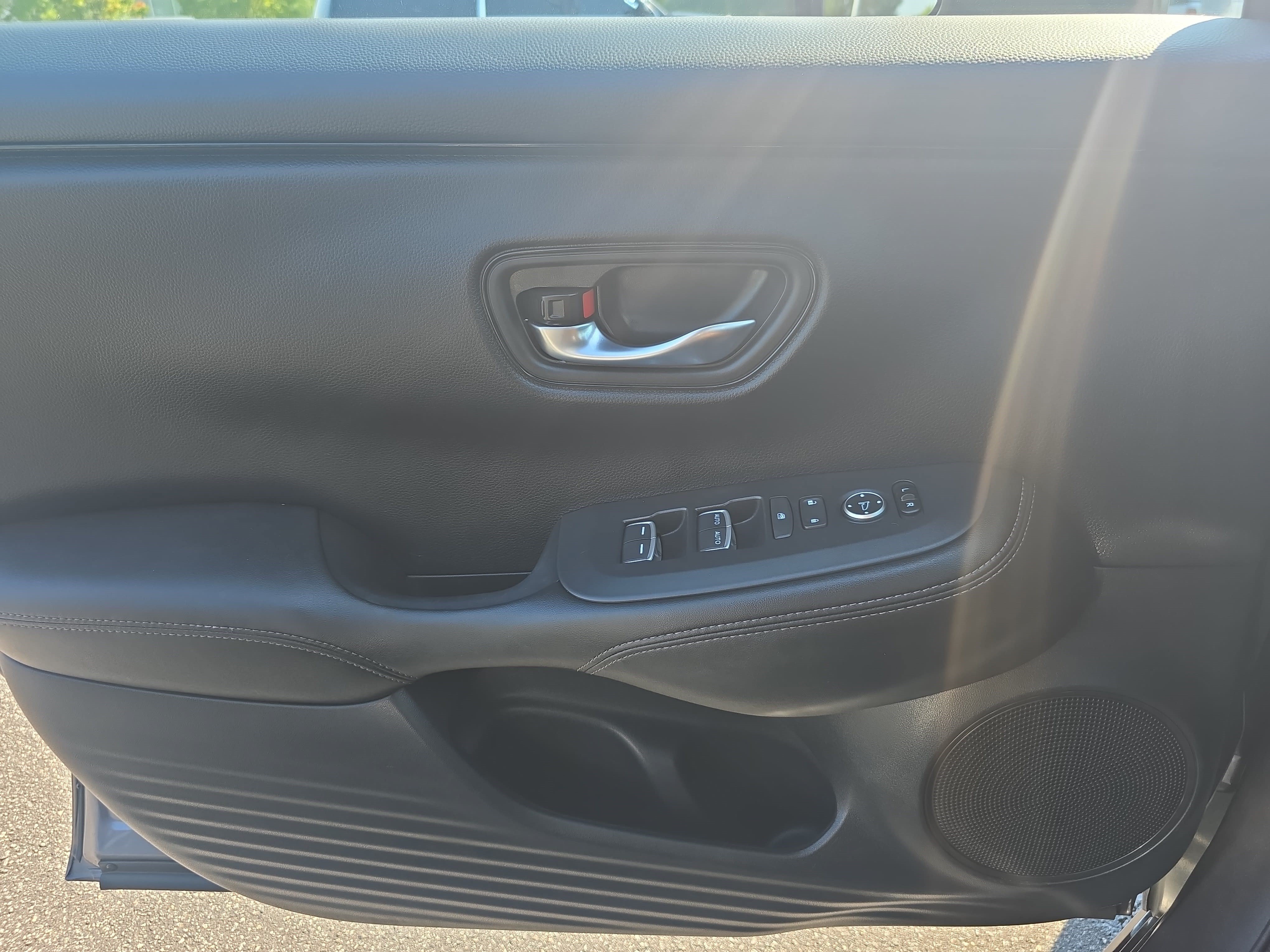 Used 2024 Honda HR-V EX-L image 25