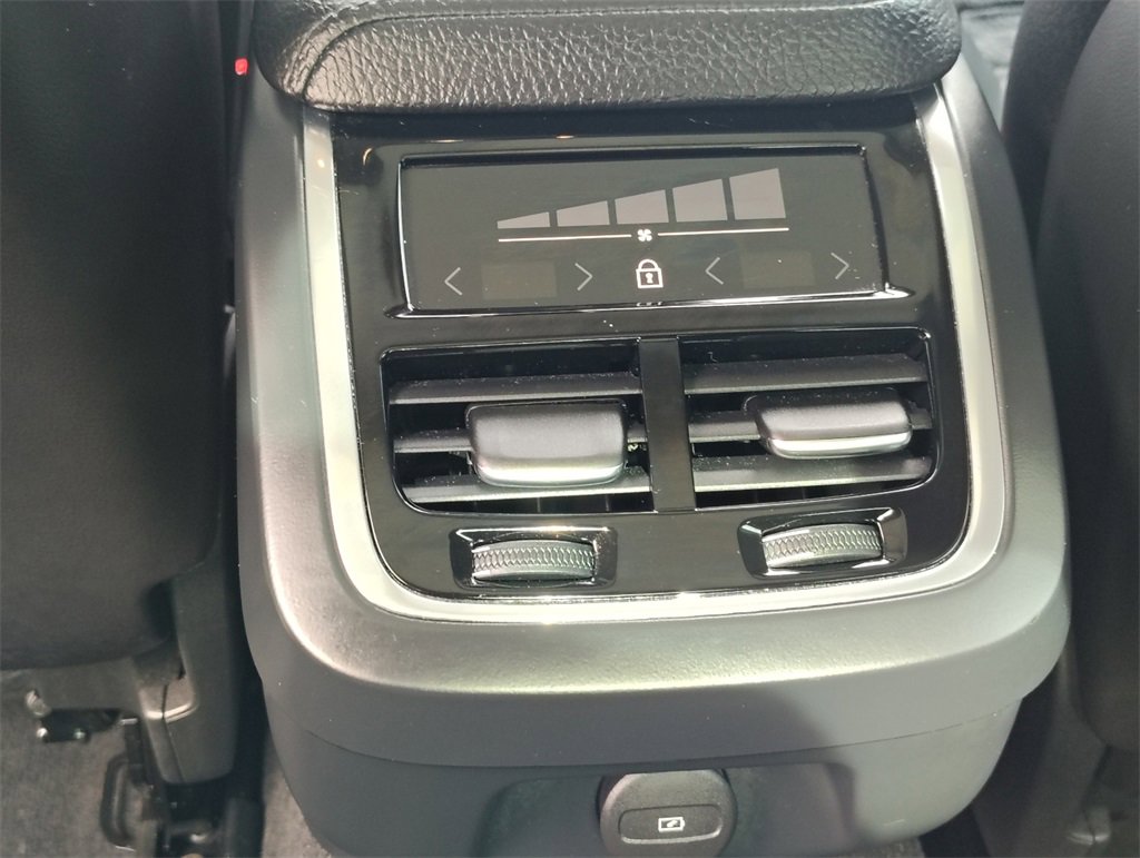 Certified 2022 Volvo S60 B5 Inscription image 30