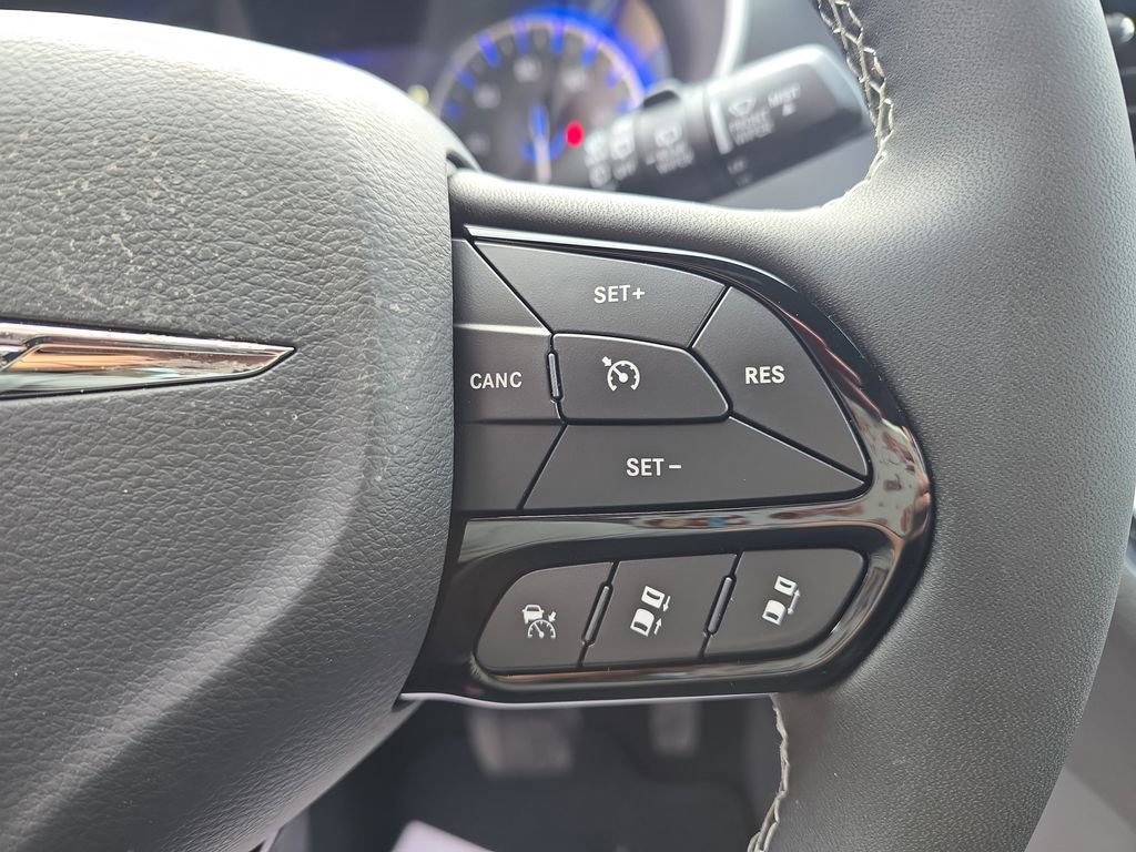 New 2026 Chrysler Pacifica Select w/ S Appearance Package image 18