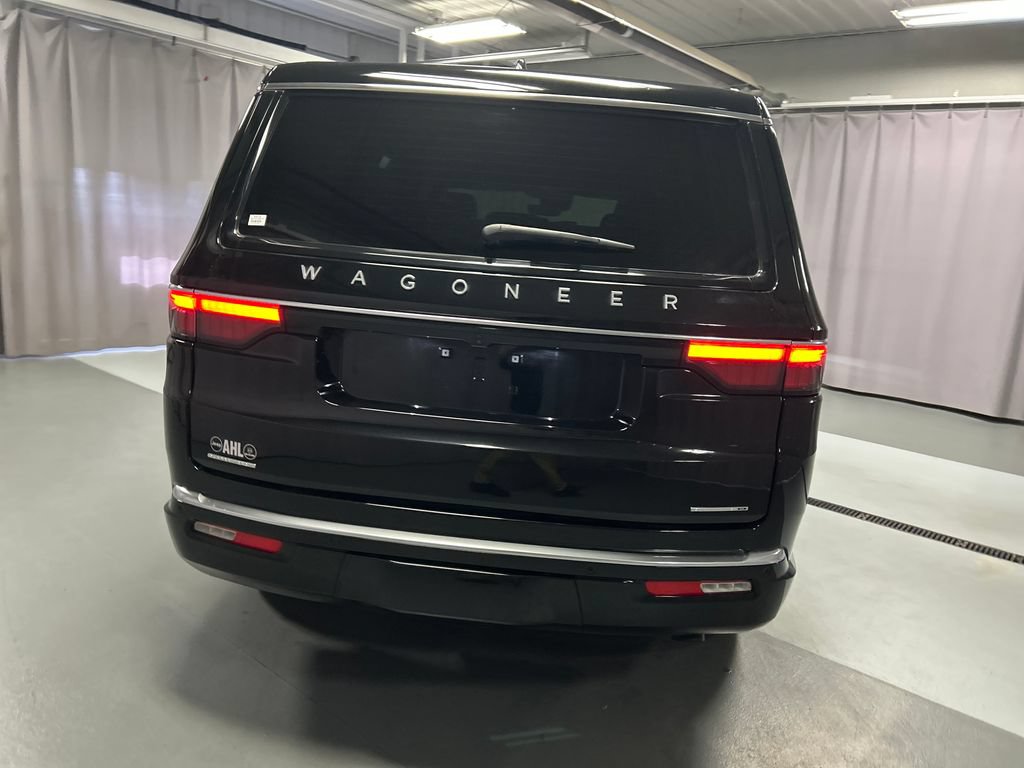 Used 2023 Jeep Wagoneer Series III w/ Preferred Equipment Group AWD/4WD image 6