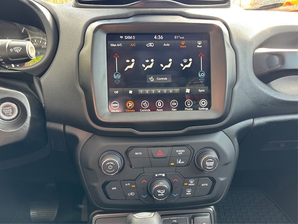 Used 2023 Jeep Renegade Latitude w/ Sun/Sound Group AWD/4WD image 32