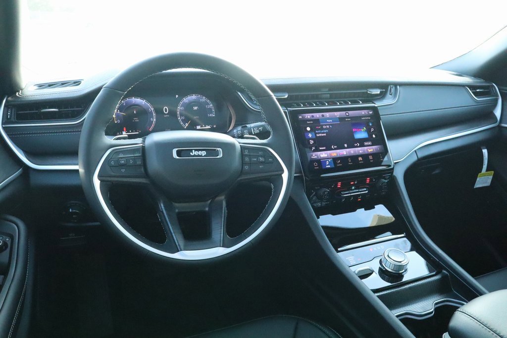 New 2025 Jeep Grand Cherokee L Limited image 2