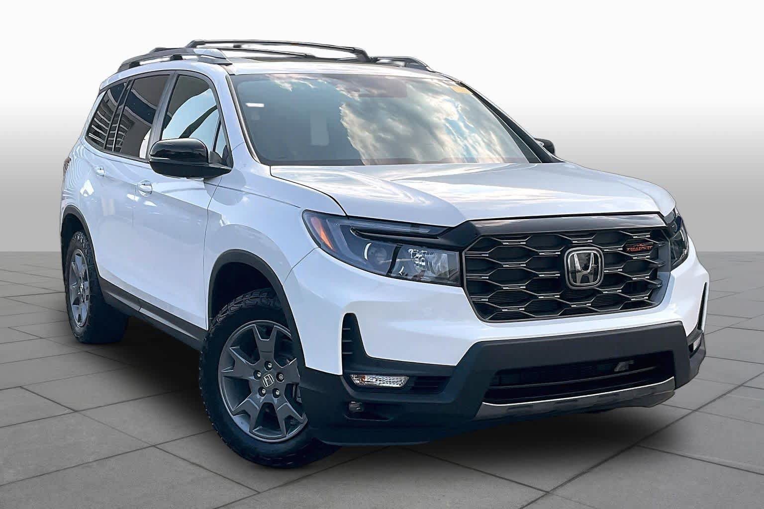 Used 2024 Honda Passport TrailSport image 3