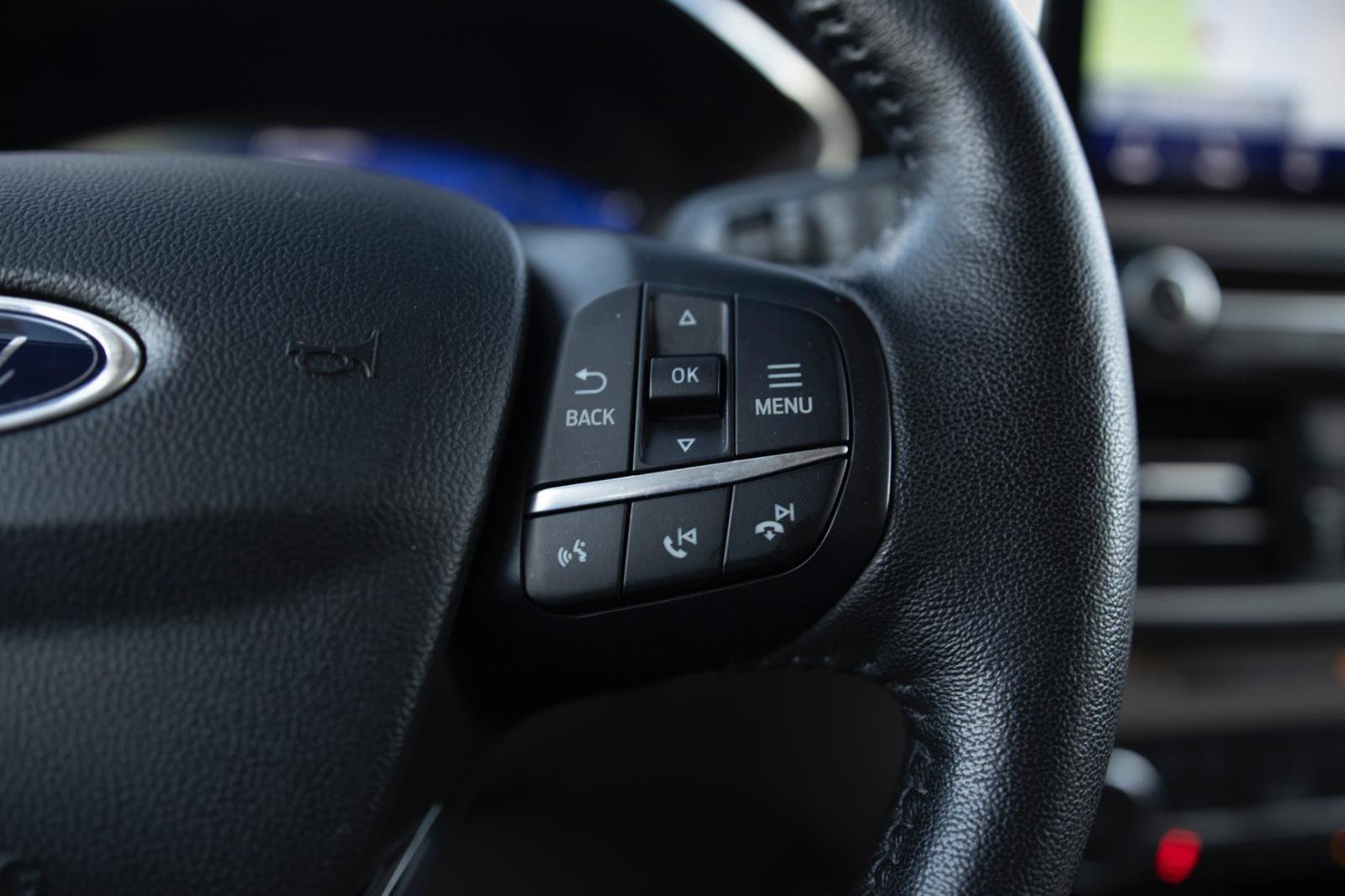 Used 2020 Ford Escape Titanium image 7