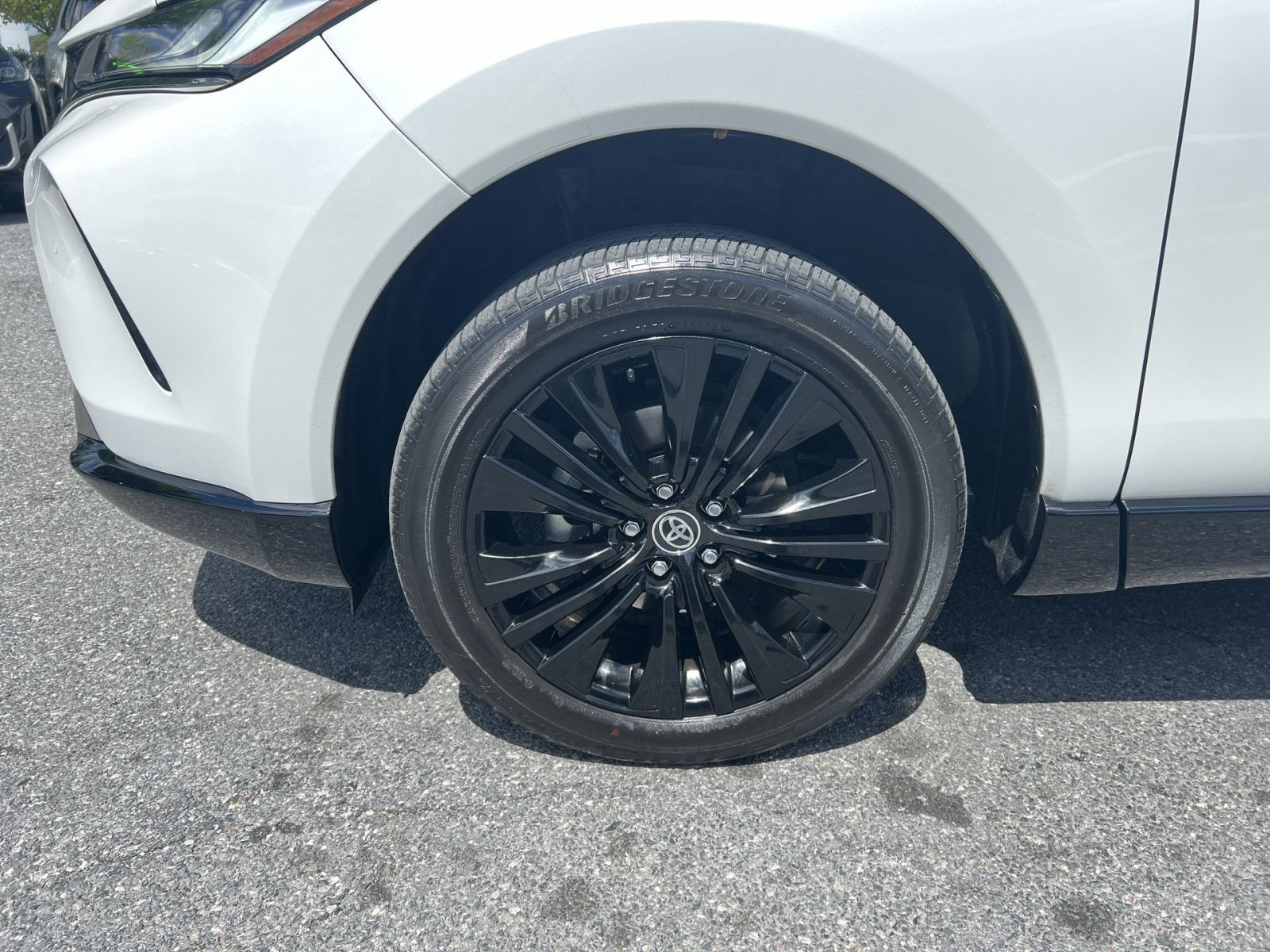 Used 2023 Toyota Venza Nightshade AWD/4WD image 11