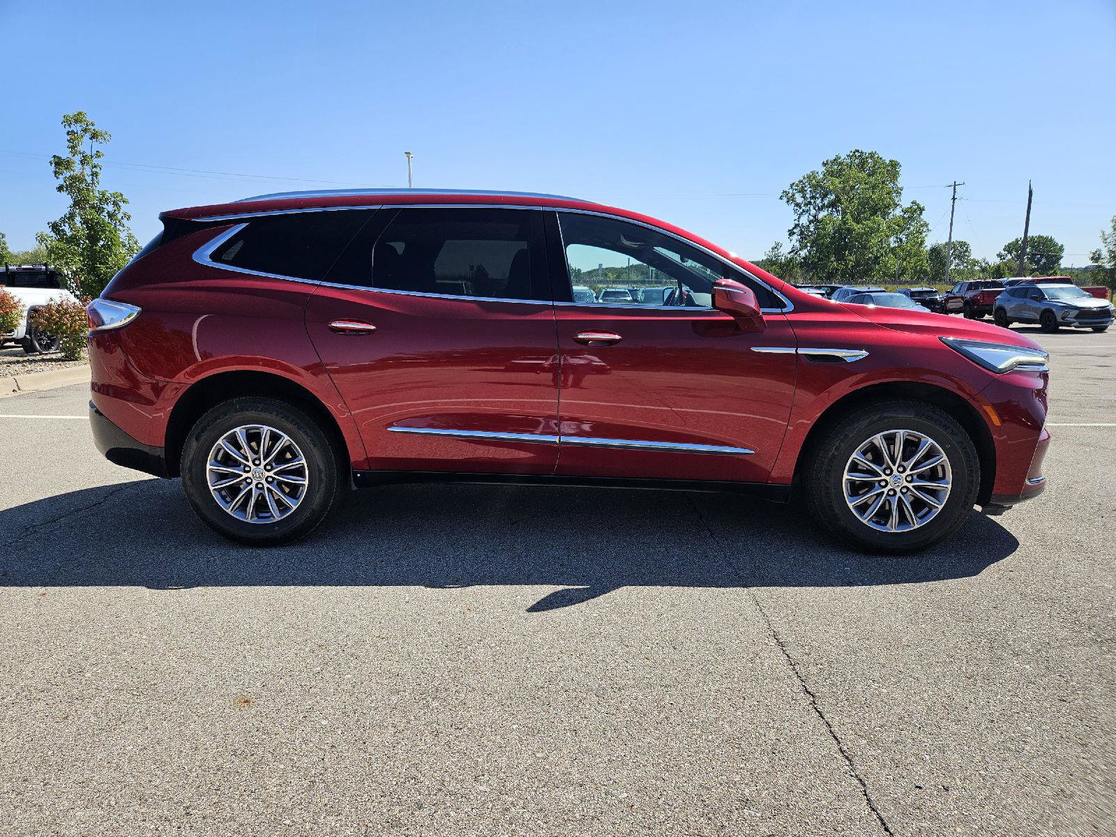 Used 2023 Buick Enclave Essence w/ Trailering Package, 5000 lbs. FWD image 8