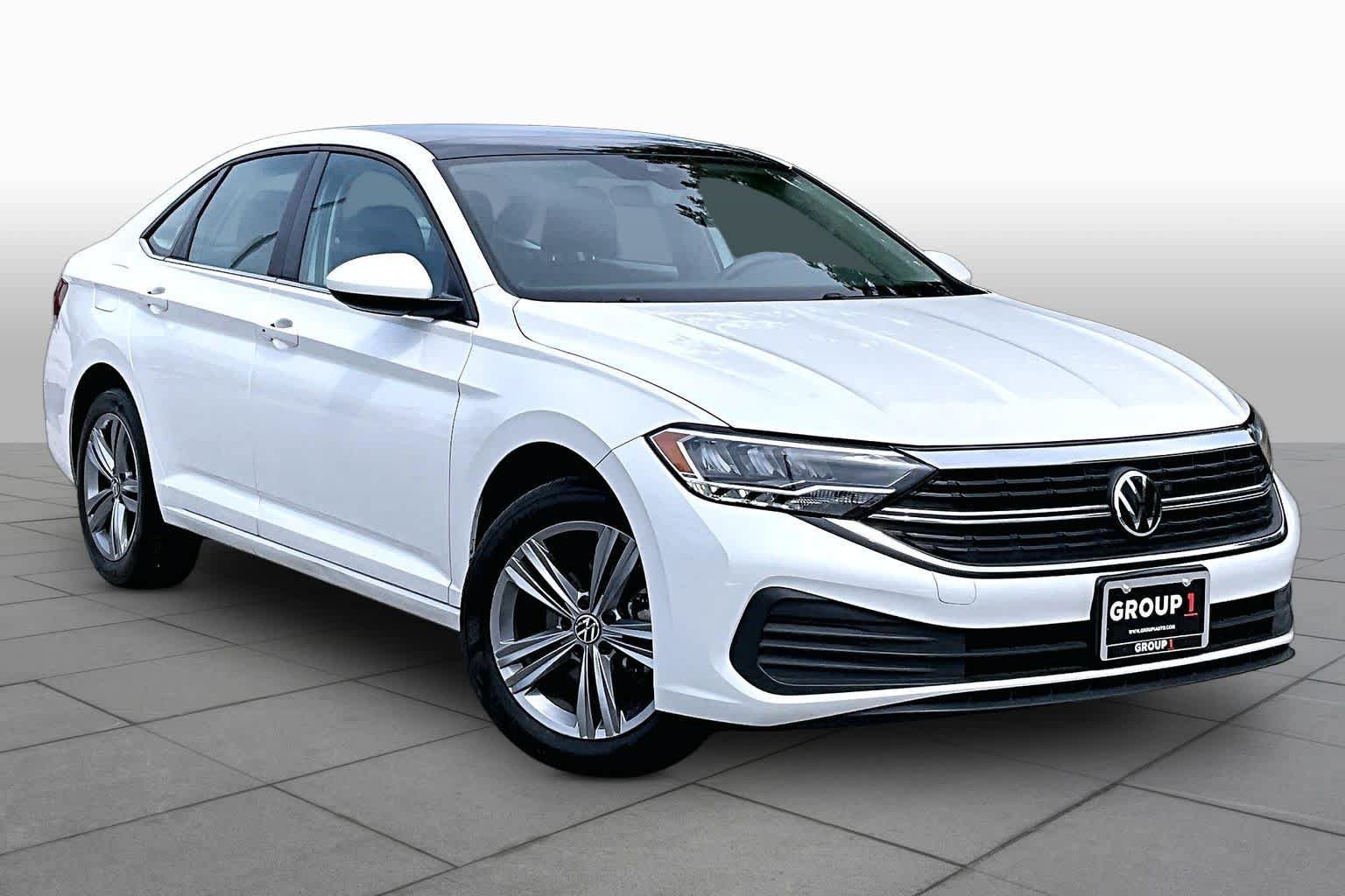 Used 2023 Volkswagen Jetta SE FWD image 3