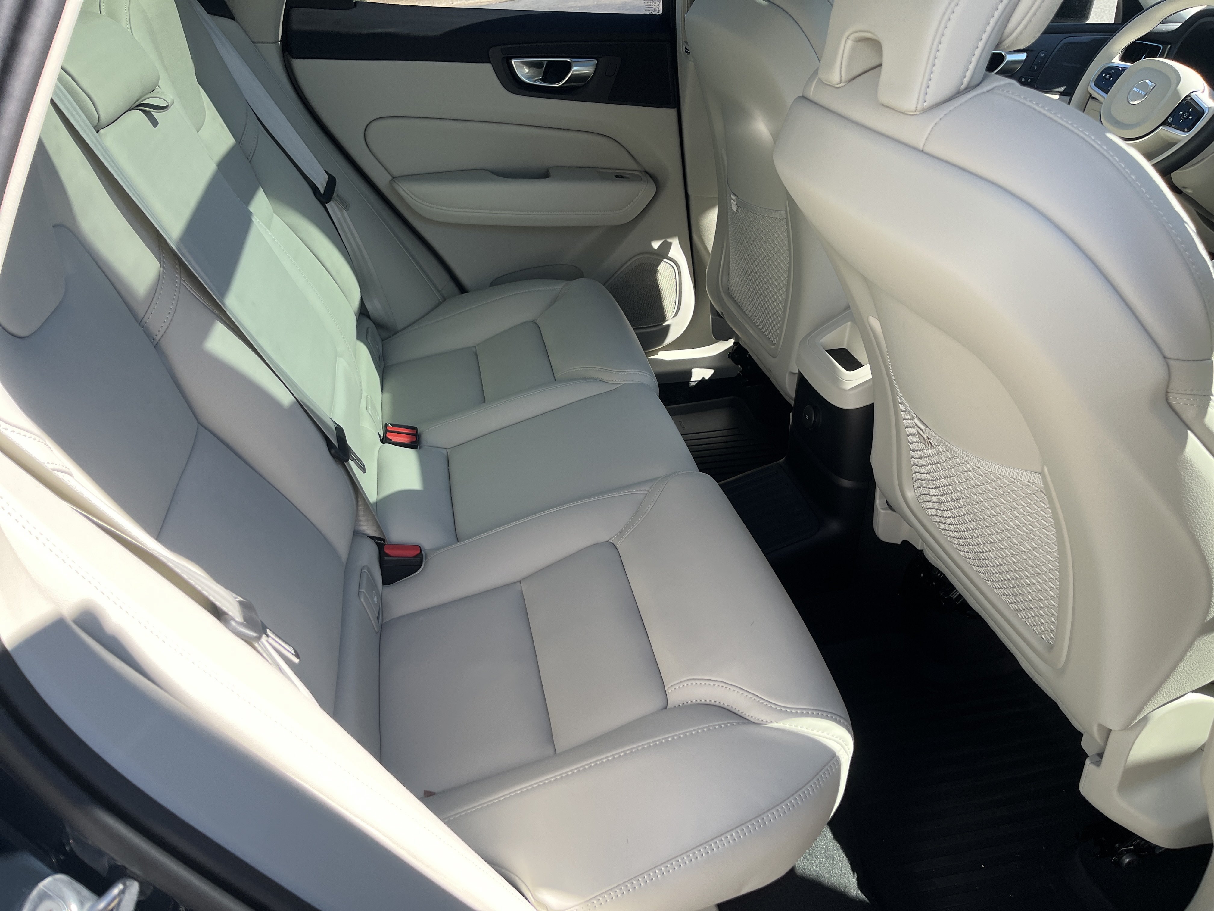 New 2026 Volvo XC60 T8 Ultra w/ Protection Package Premier AWD/4WD image 10