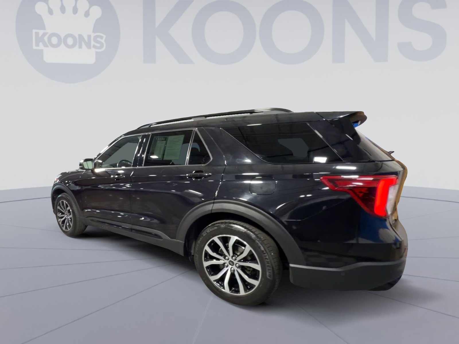 Used 2020 Ford Explorer ST w/ Premium Technology Package image 8