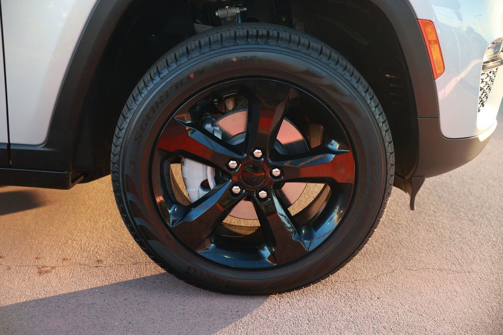 New 2025 Jeep Grand Cherokee Limited w/ Black Appearance Package image 8