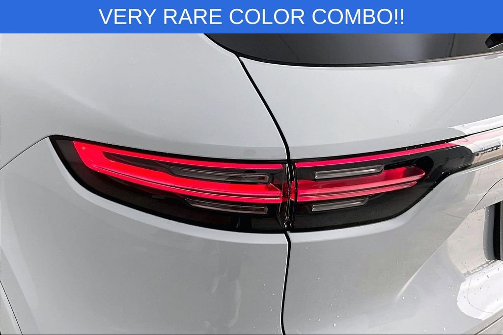 Used 2022 Porsche Cayenne Turbo S image 41