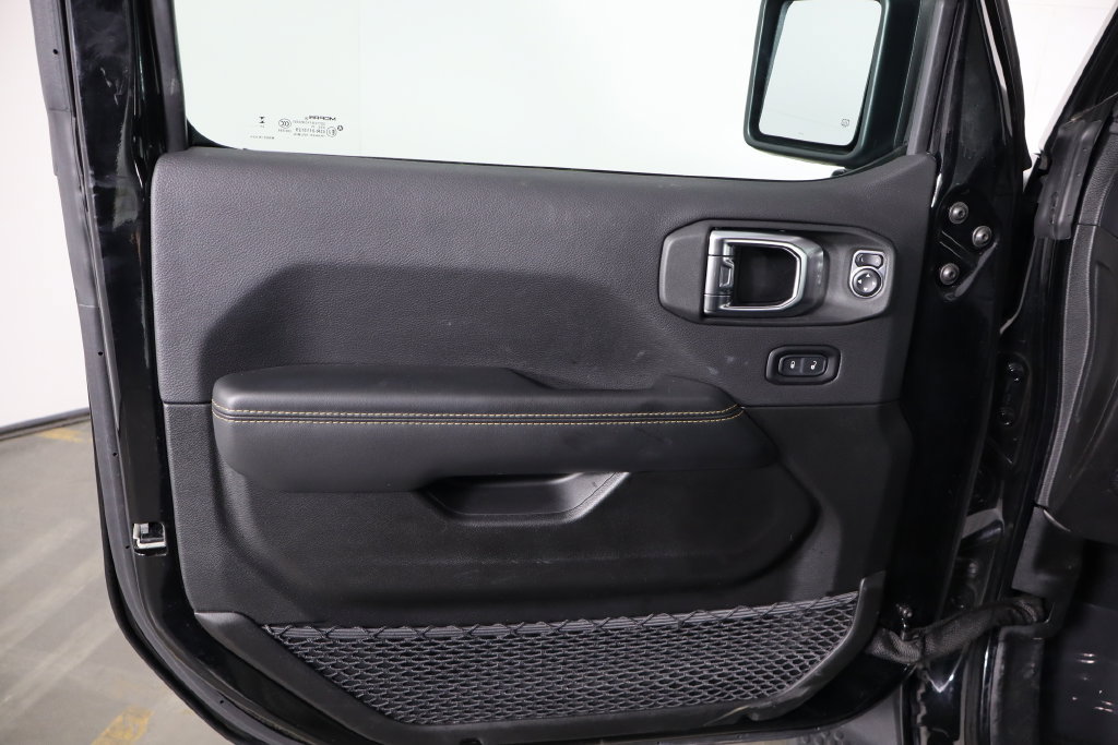 Used 2025 Jeep Wrangler Unlimited Sahara AWD/4WD image 19